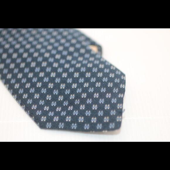 Sears premiere Made in CAnada tie - Picture 2 of 7